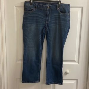 White House Black Market Flare Capri Jean